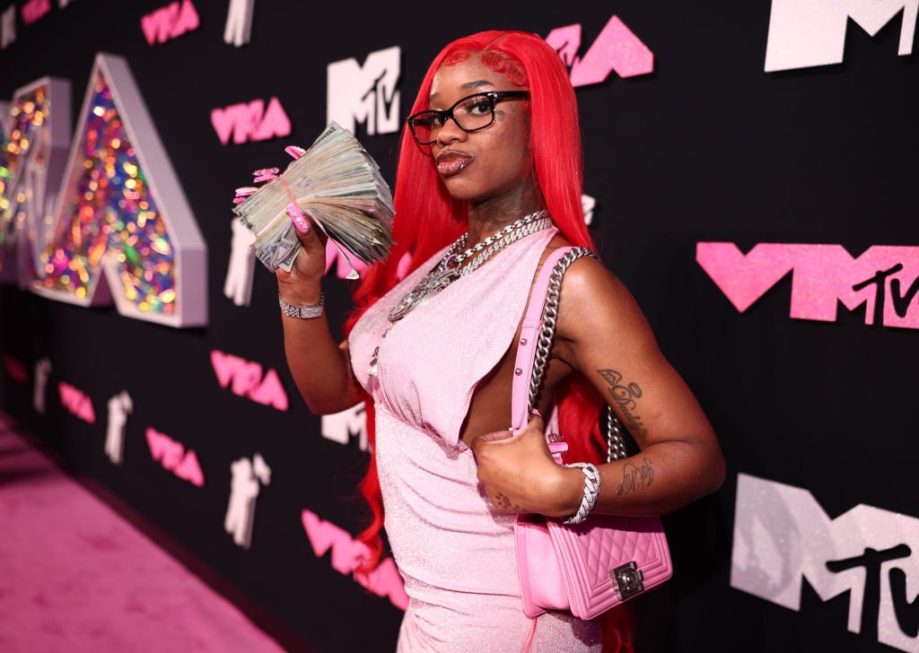 SEXYY RED SAYS NO RAPPER HAS TRIED TO HIT ON HER